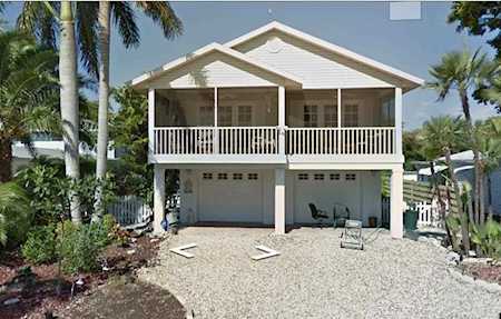 2208 Avenue A Bradenton Beach, FL 34217