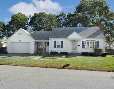 80 Hartford Ave East Providence, RI 02915