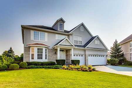 285 Coreys Ct Vernon Hills, IL 60061