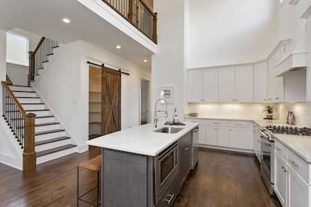923 11th Ave N Nashville, TN 37208