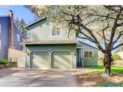 3611 SW Vacuna St Portland, OR 97219