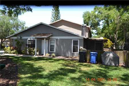 10017 Lake Oak CIRCLE Tampa, FL 33624