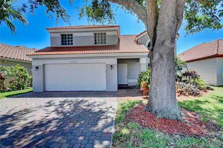 2795 Oak Grove Rd Davie, FL 33328