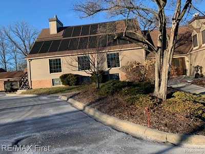 1822 Shire Ct Royal Oak, MI 48073