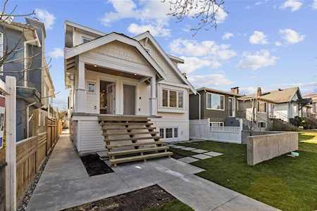 2250 Grant Street Vancouver, BC V5L 2Z7