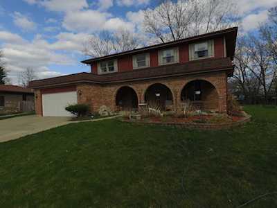 1129 Beach Comber Dr Schaumburg, IL 60193