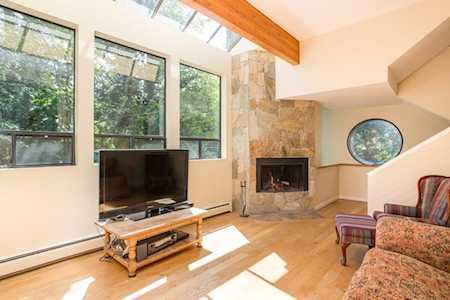 6959 Marine Drive West Vancouver, BC V7W 2T4