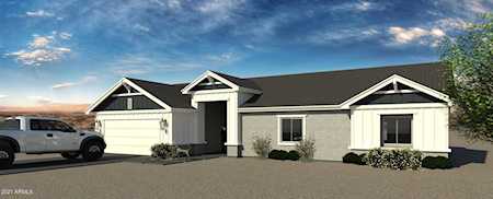 1623 S 356th Avenue Tonopah, AZ 85354