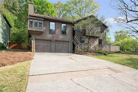 305 Roswell Hills Ct Roswell, GA 30075