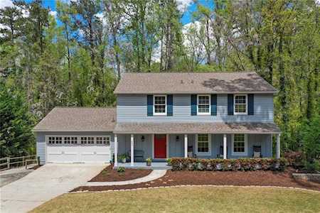 645 Oakstone Way Roswell, GA 30075