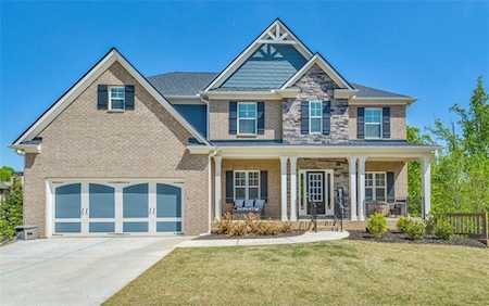 5144 Sunlake Dr Hoschton, GA 30548