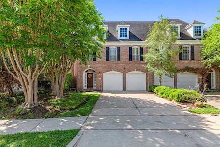 5561 Beverlyhill St Houston, TX 77056