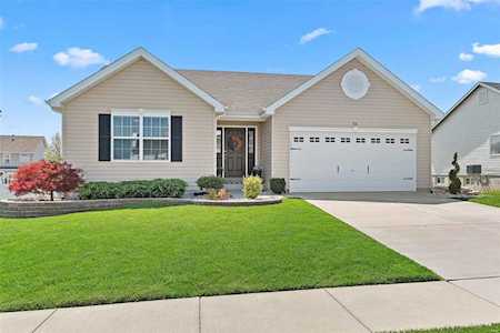 306 Knowledge Dr Lake St Louis, MO 63367