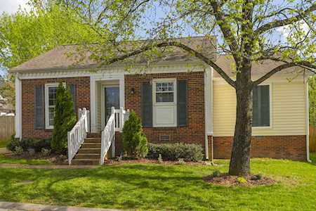 5044 English Village Dr Nashville, TN 37211