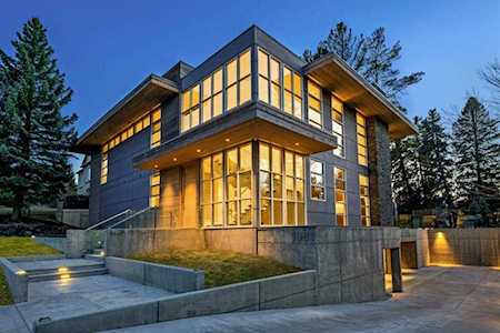 106 Pumpridge Place SW Calgary, AB T2V 5E7