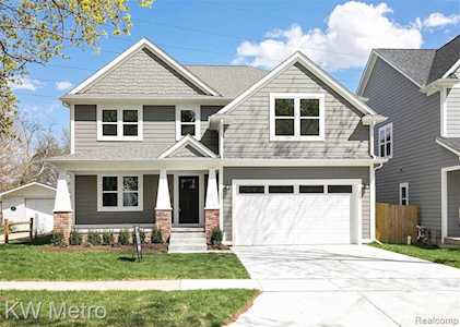 2620 Maplewood Ave Royal Oak, MI 48073