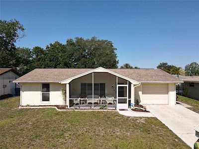 7501 Holly Lake Ln New Port Richey, FL 34653