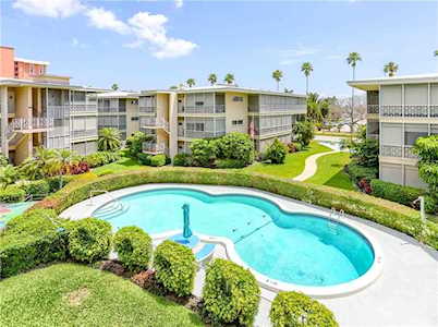 1012 N Shore Dr NE #11 St Petersburg, FL 33701