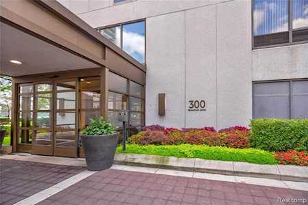 1001 W Jefferson Ave #5K Detroit, MI 48226