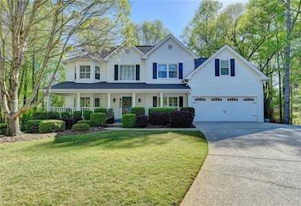 1805 Peachcrest Dr Lawrenceville, GA 30043