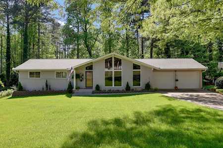523 Emily Dr SW Lilburn, GA 30047