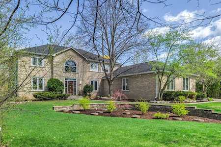 20 Sherwood Dr Lincolnshire, IL 60069