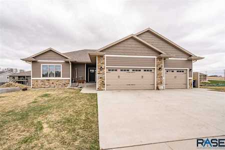 1407 Oak Creek Rd Dell Rapids, SD 57022