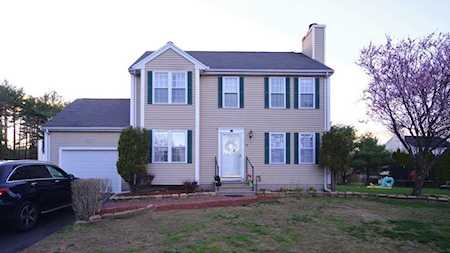 15 Carryville Xing #15 Bellingham, MA 02019