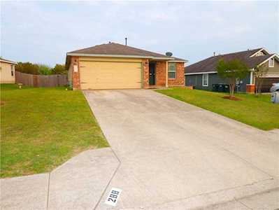 288 Lake Washington DR Kyle, TX 78640