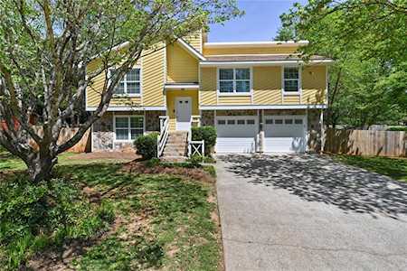 9990 Lake Forest Way Roswell, GA 30076