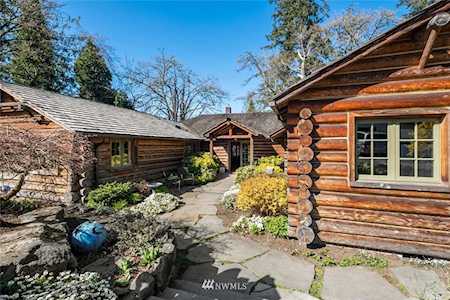 26203 217th Ave SE Maple Valley, WA 98038