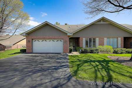 215 Royal Ln Bloomingdale, IL 60108