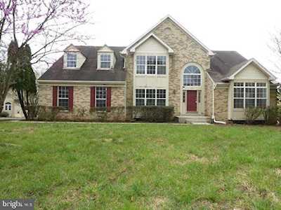 705 James Ridge Rd Bowie, MD 20721