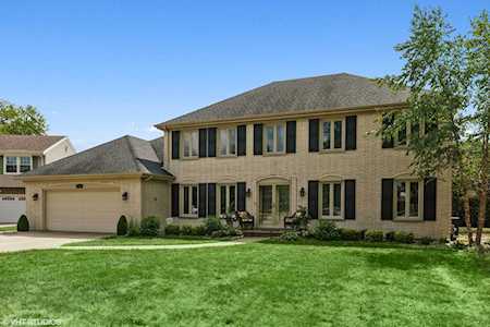 18W719 Avenue Chateaux Ave E Oak Brook, IL 60523