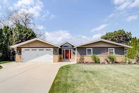 2838 Briarwood Dr Arlington Heights, IL 60005