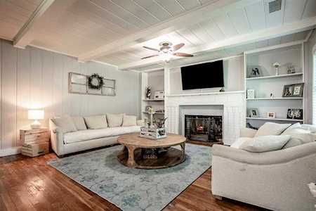 9526 Tarleton Street Dallas, TX 75218