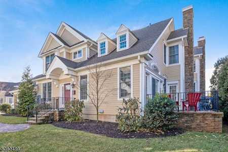 17 Woodstone Cir Short Hills, NJ 07078