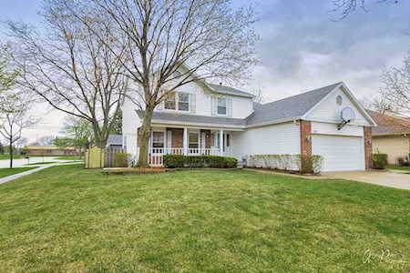 1011 Hilldale Ln Buffalo Grove, IL 60089
