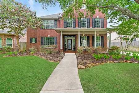 1115 Wolfs Knoll Houston, TX 77094