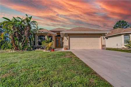 165 Australian Dr Rotonda West, FL 33947