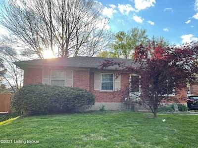 7910 Brookridge Ln Louisville, KY 40219