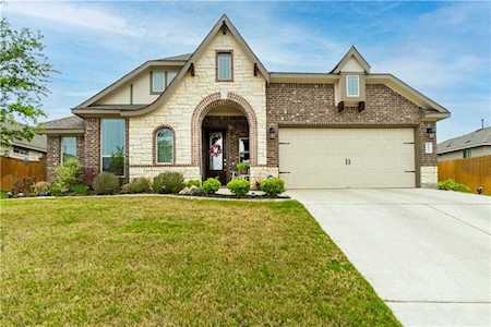 153 Compass LN Kyle, TX 78640