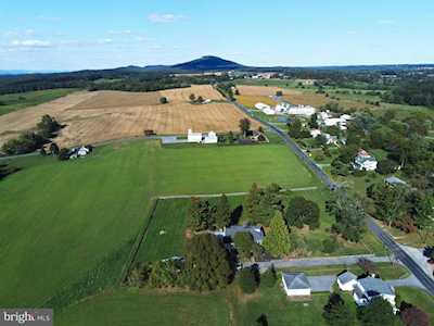 22310 Mount Ephraim Rd Dickerson, MD 20842
