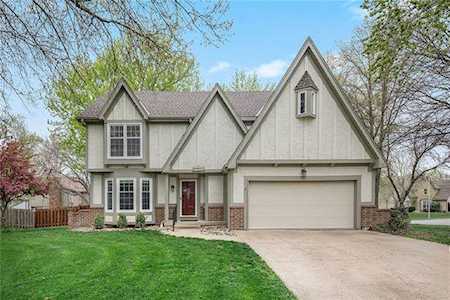 15912 W 136th Terrace Olathe, KS 66062