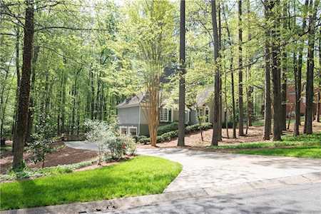 322 Lost Creek Dr NW Kennesaw, GA 30152