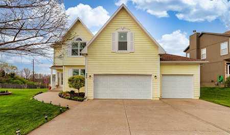 900 NE Wildflower Dr Lees Summit, MO 64086