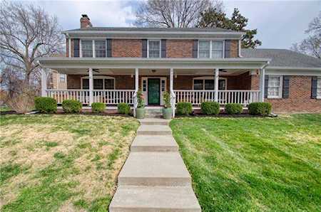 6965 Valley Rd Kansas City, MO 64113