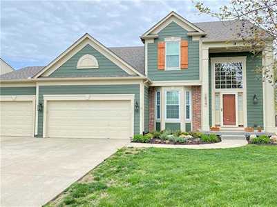 1834 W Cedar St Olathe, KS 66061