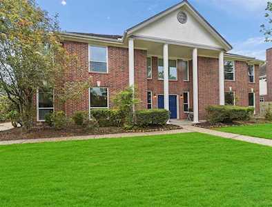 1708 Falcon Ridge Blvd Friendswood, TX 77546
