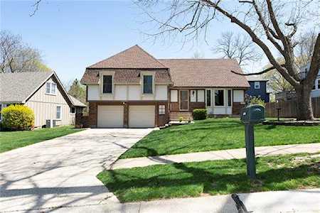 10485 Caenen Lake Rd Lenexa, KS 66215